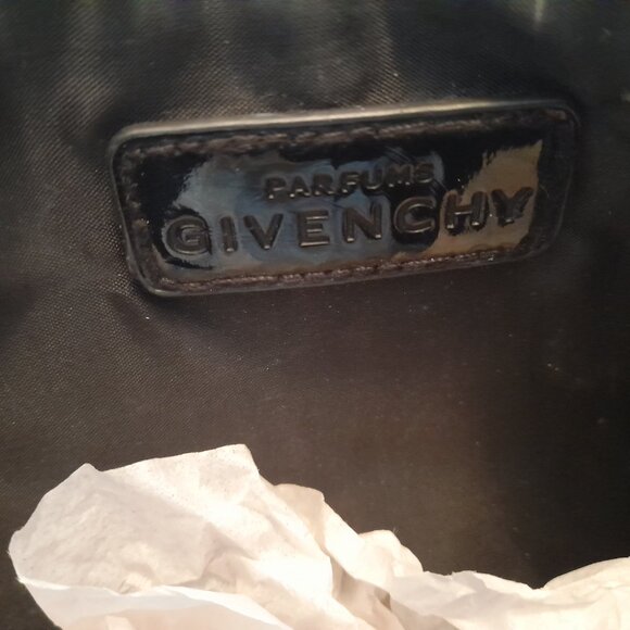 Black Givenchy monogram bag & Pouch +  FREE silk scarf included. - Picture 17 of 17